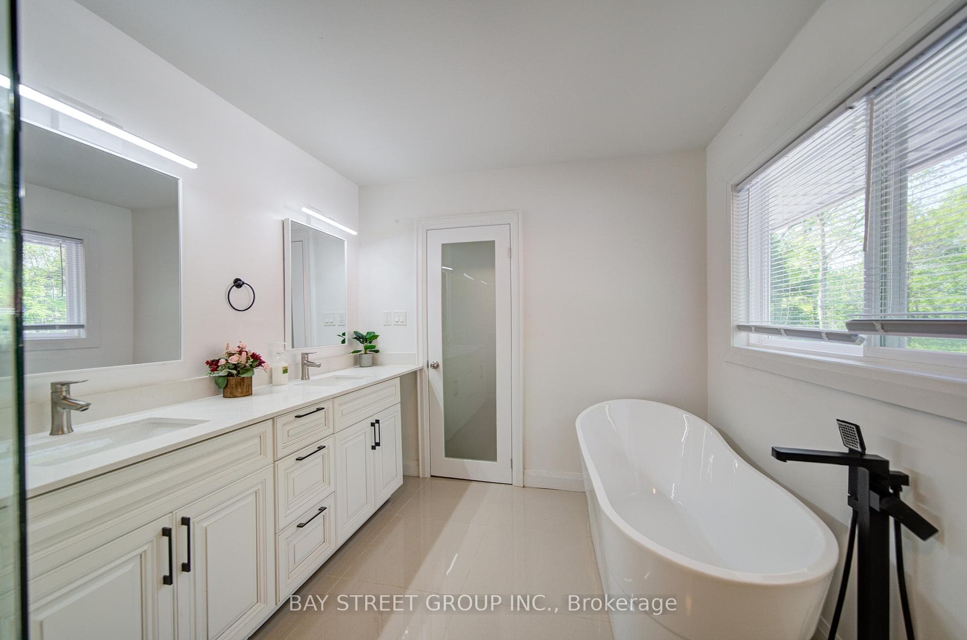 14874 Niagara River Parkway photo 32
