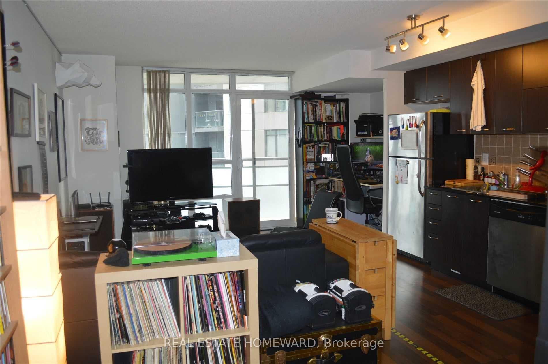 38 Joe Shuster Way Unit 1029 photo 9