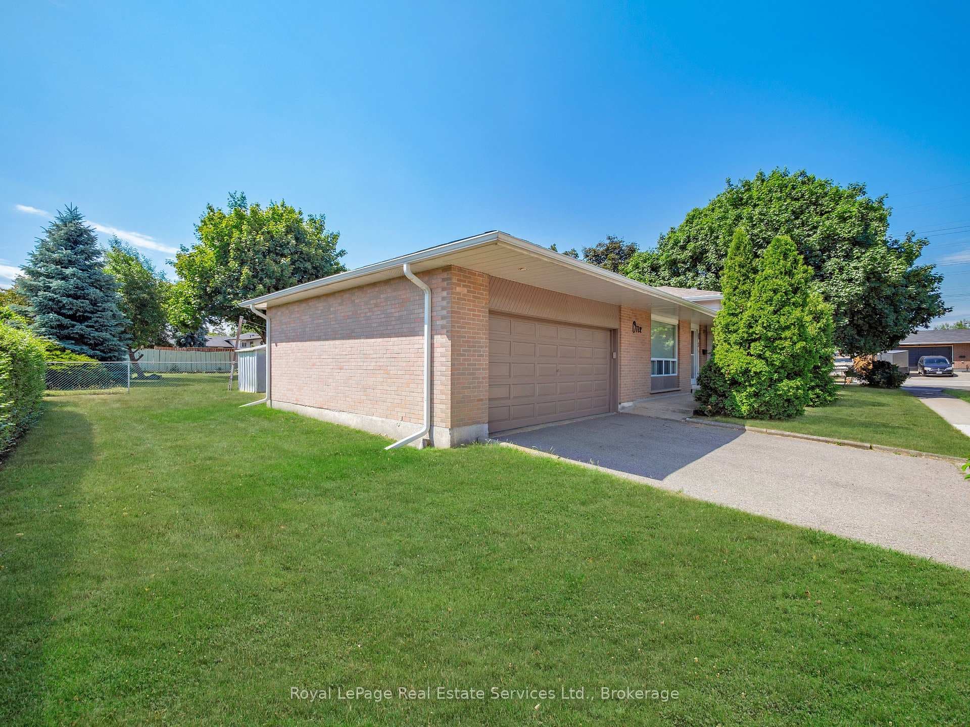 1 Mosswood Lane photo 3