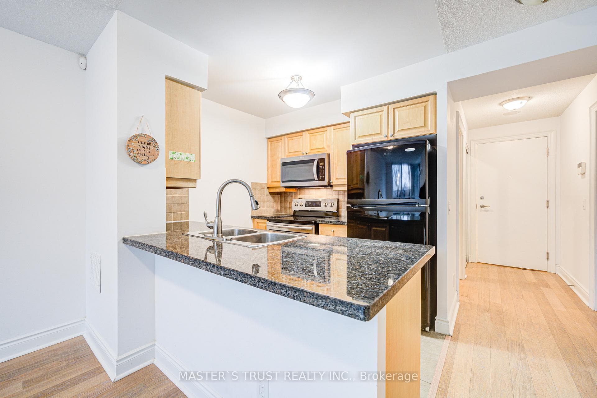 25 Greenview Avenue Unit 323 photo 12