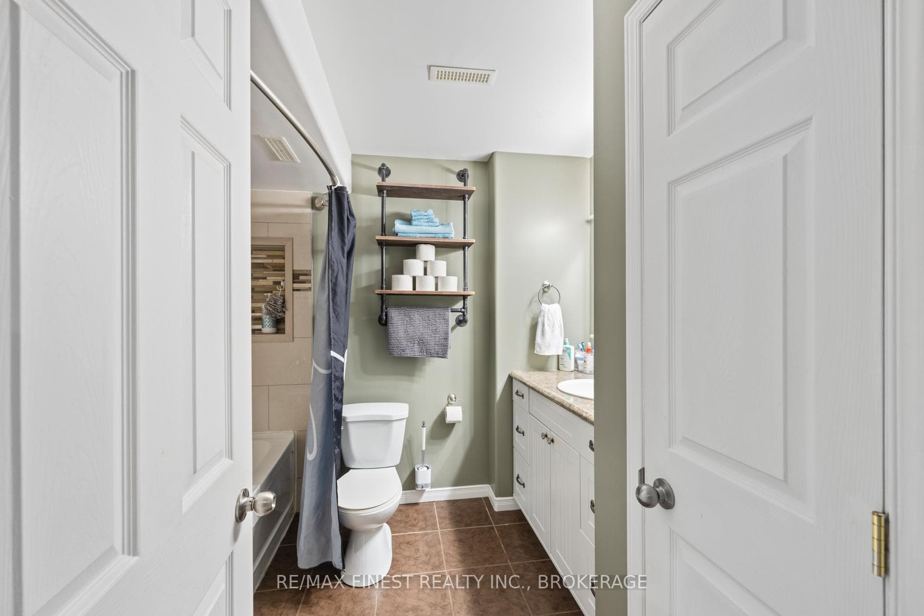 1001 Bluffwood Avenue photo 33