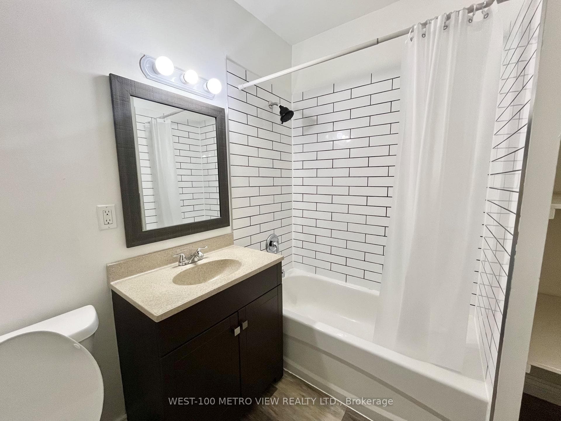 1321 Dundas Street Unit 3rd Fl photo 11