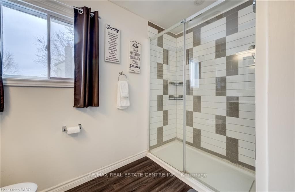 35 Glendan Court photo 22