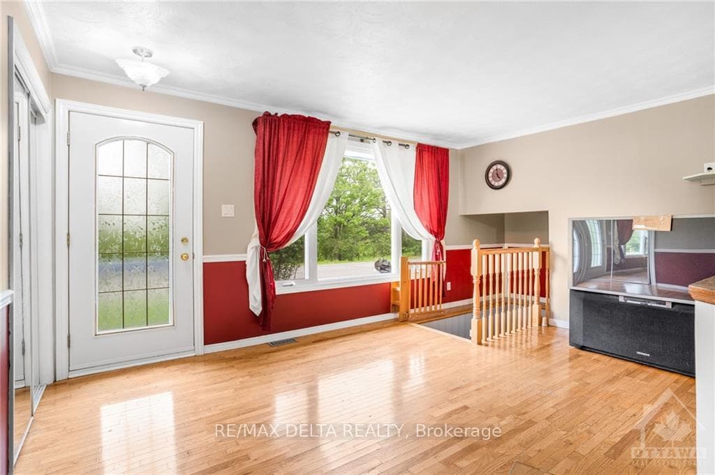 144 DU COMTE Street photo 4