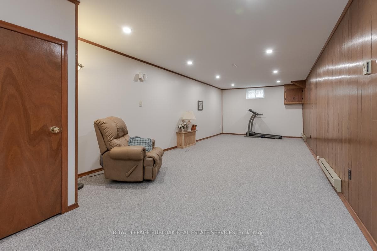 1360 Fisher Avenue photo 39