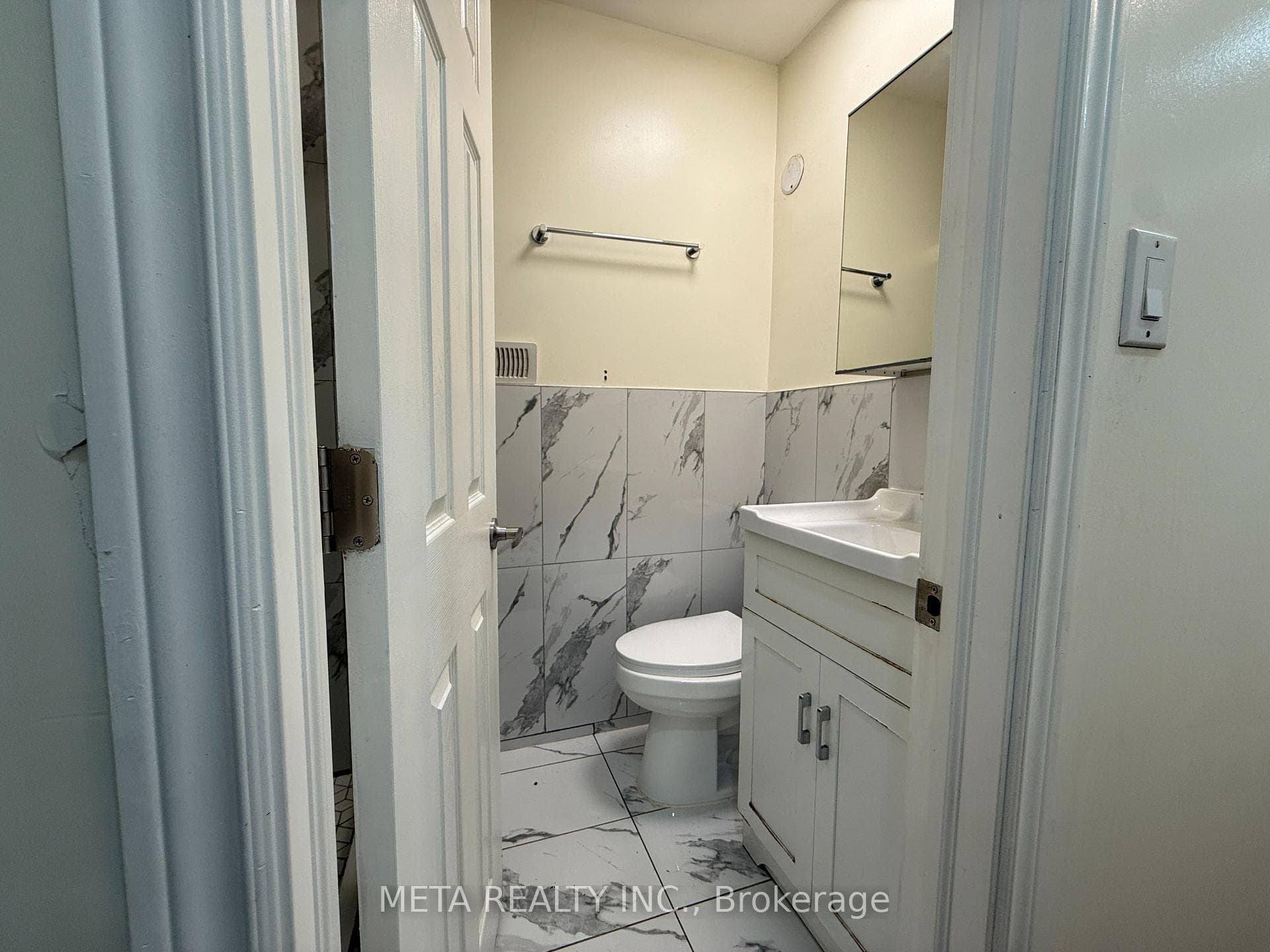556 Mccowan Road photo 19