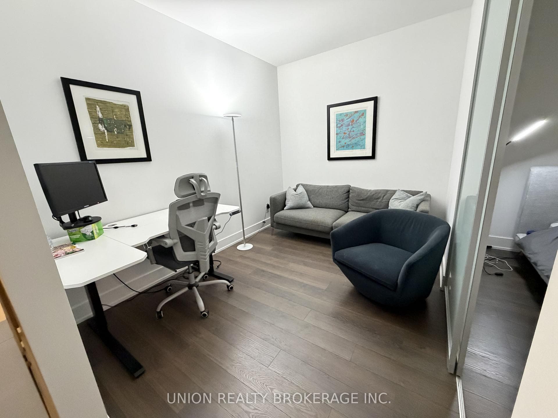 111 St. Clair Avenue Unit 1527 photo 4