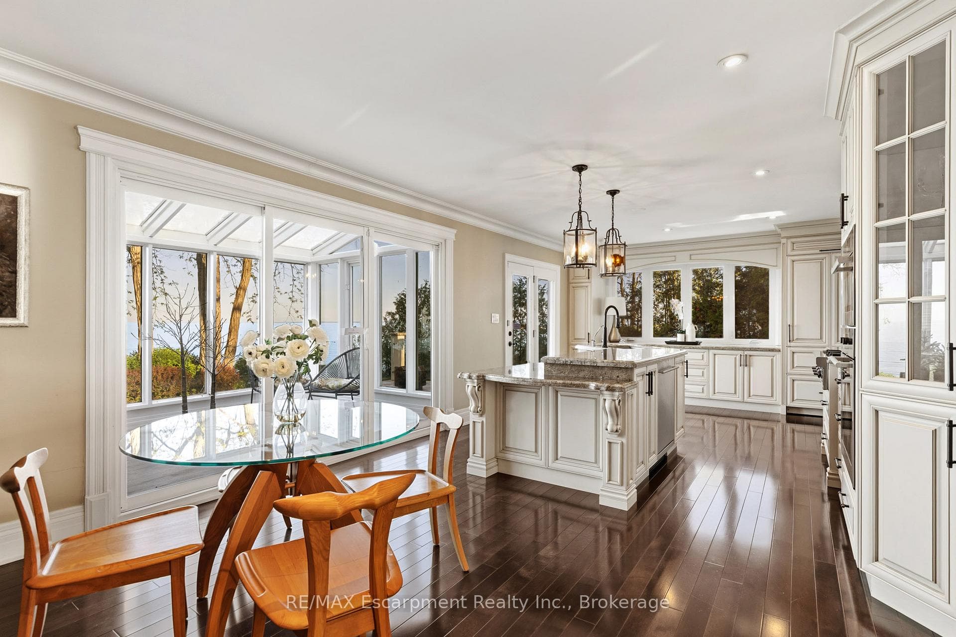 3346 Lakeshore Road photo 10