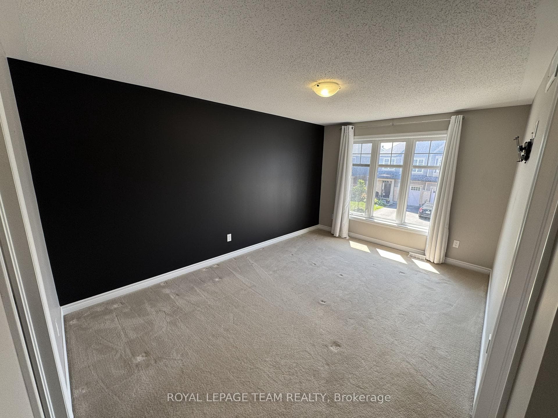 630 Moorpark Avenue photo 13