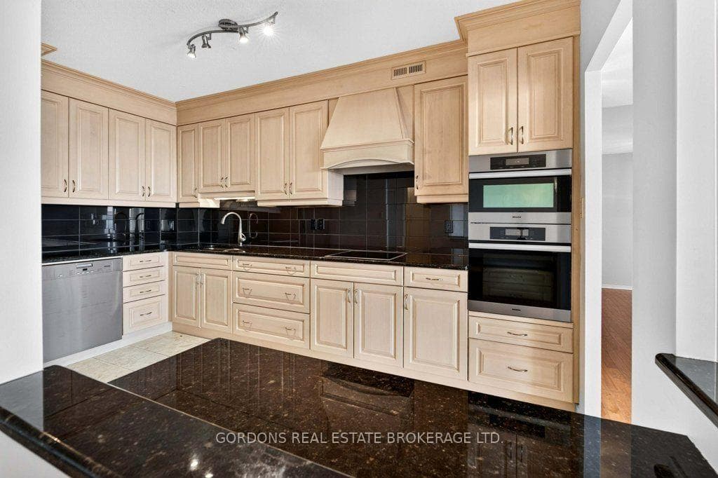1000 King Street Unit 1005 photo 15