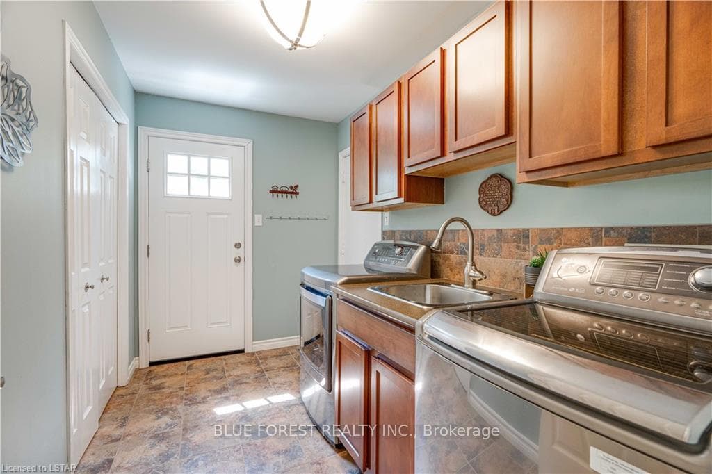 107 WESTWINDS Drive photo 19