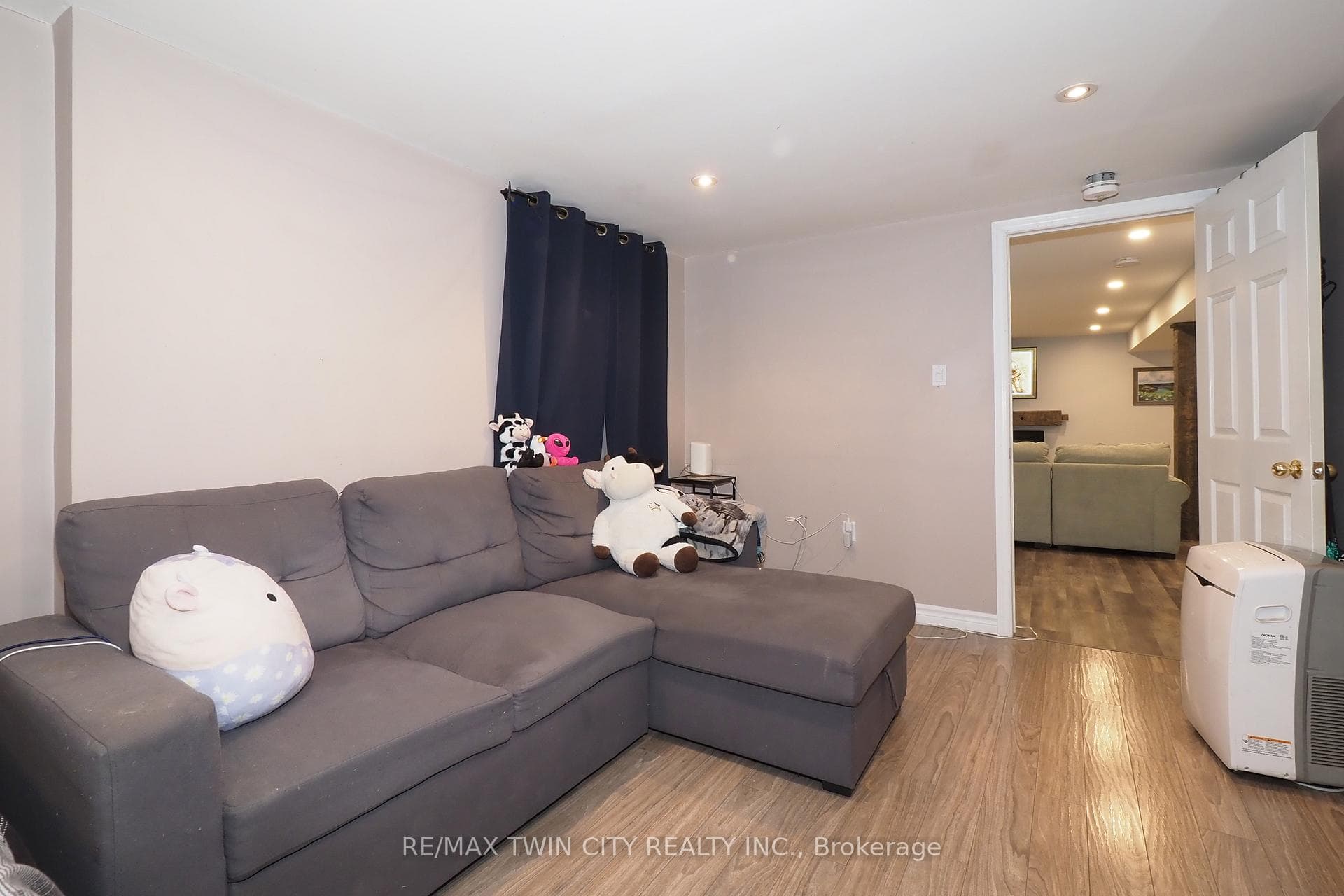15 Milton Avenue photo 31