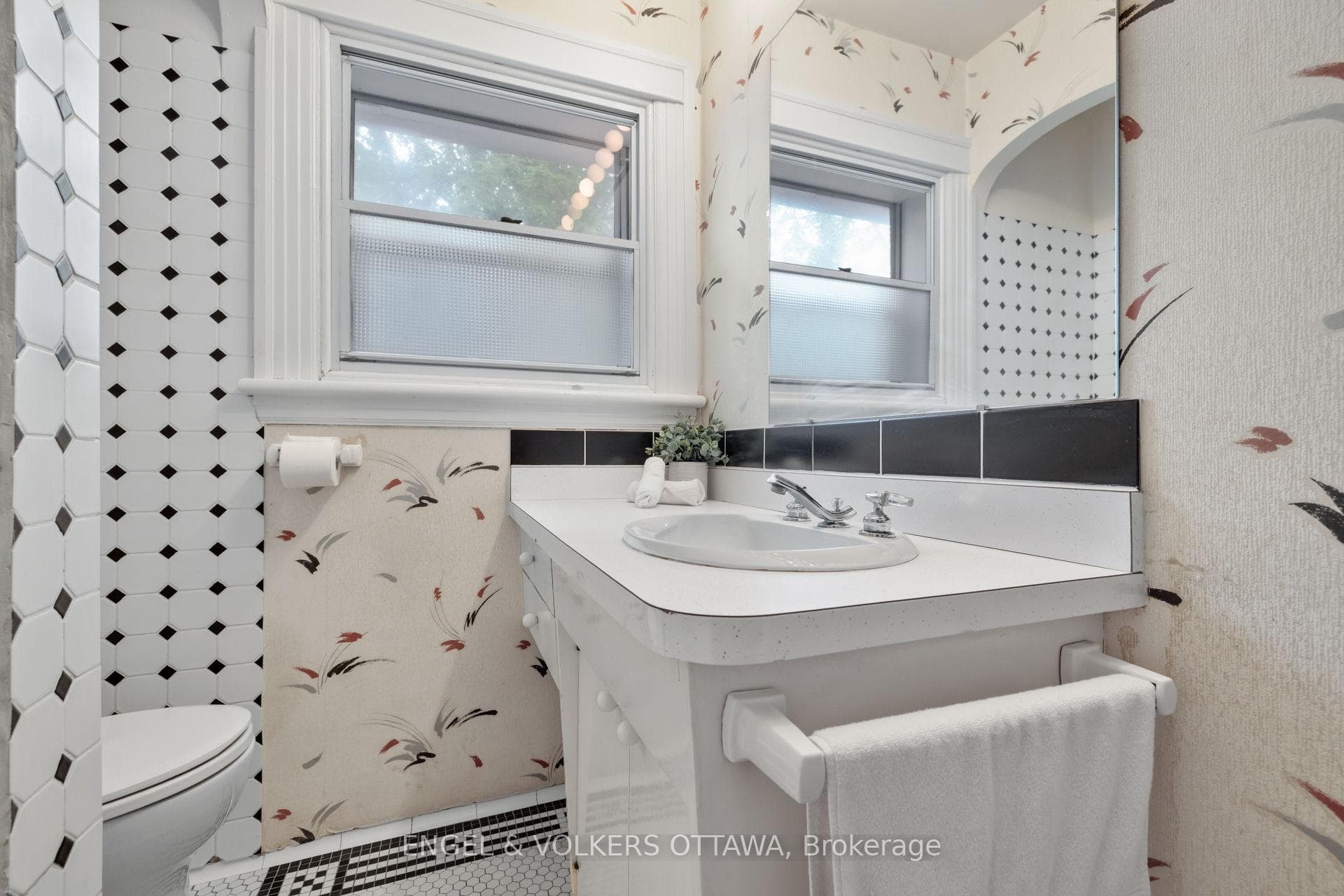 54 Glendale Avenue photo 28