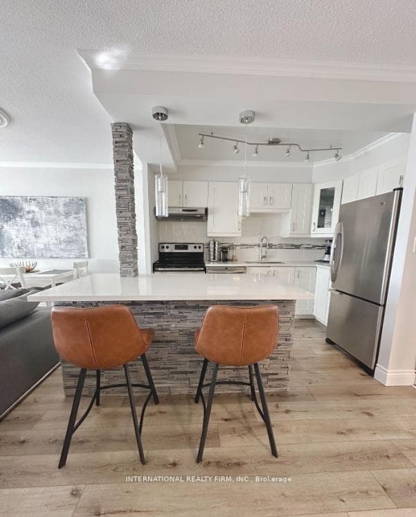 2263 Marine Drive Unit 408 photo 4