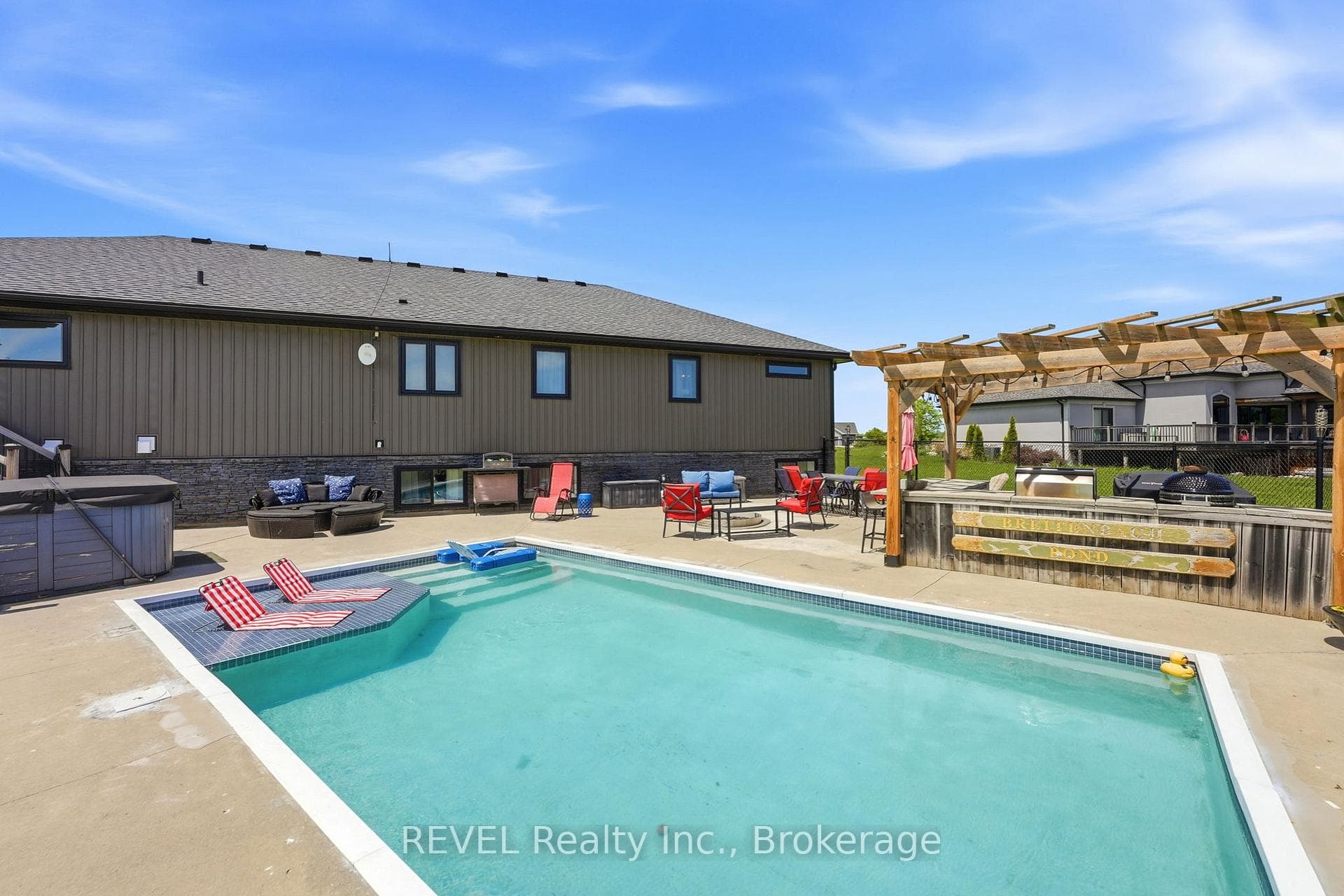 221 Farr Street photo 42