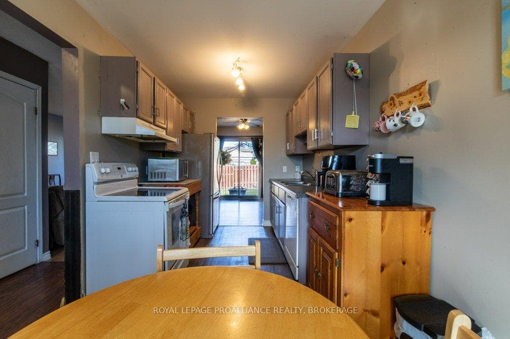 1135 Bittersweet Place photo 7