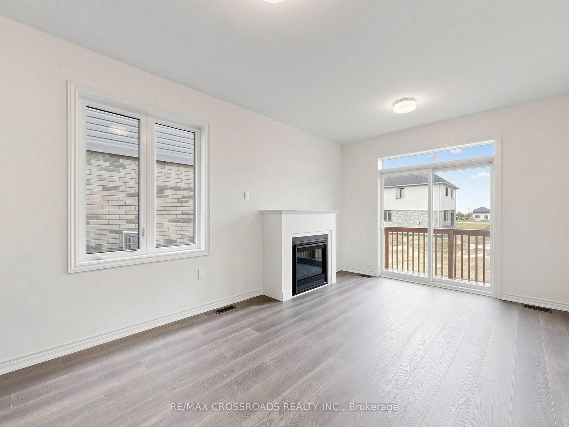 102 Donald Cameron Crescent Unit Main photo 32