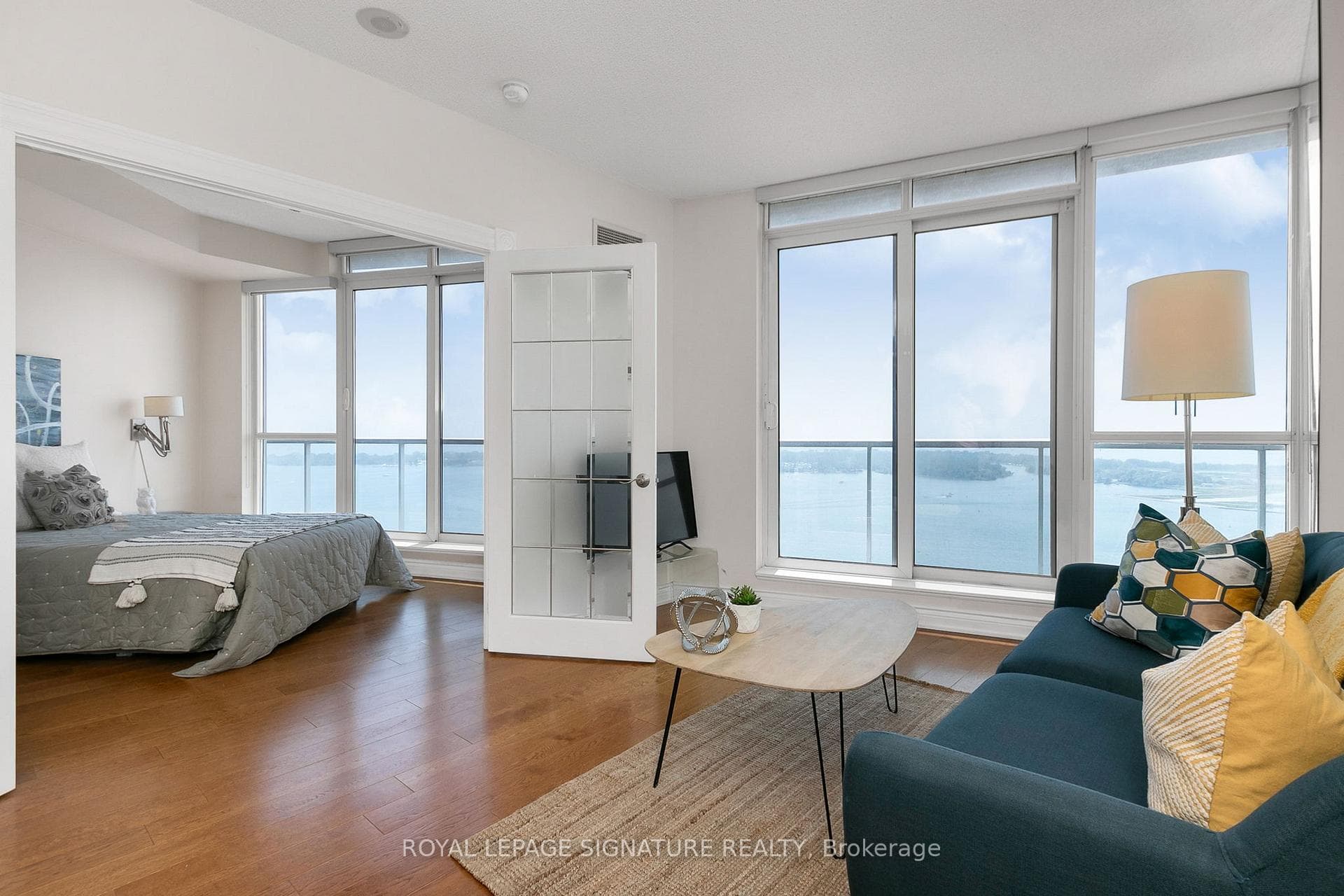 208 Queens Quay Unit 3107 photo 4