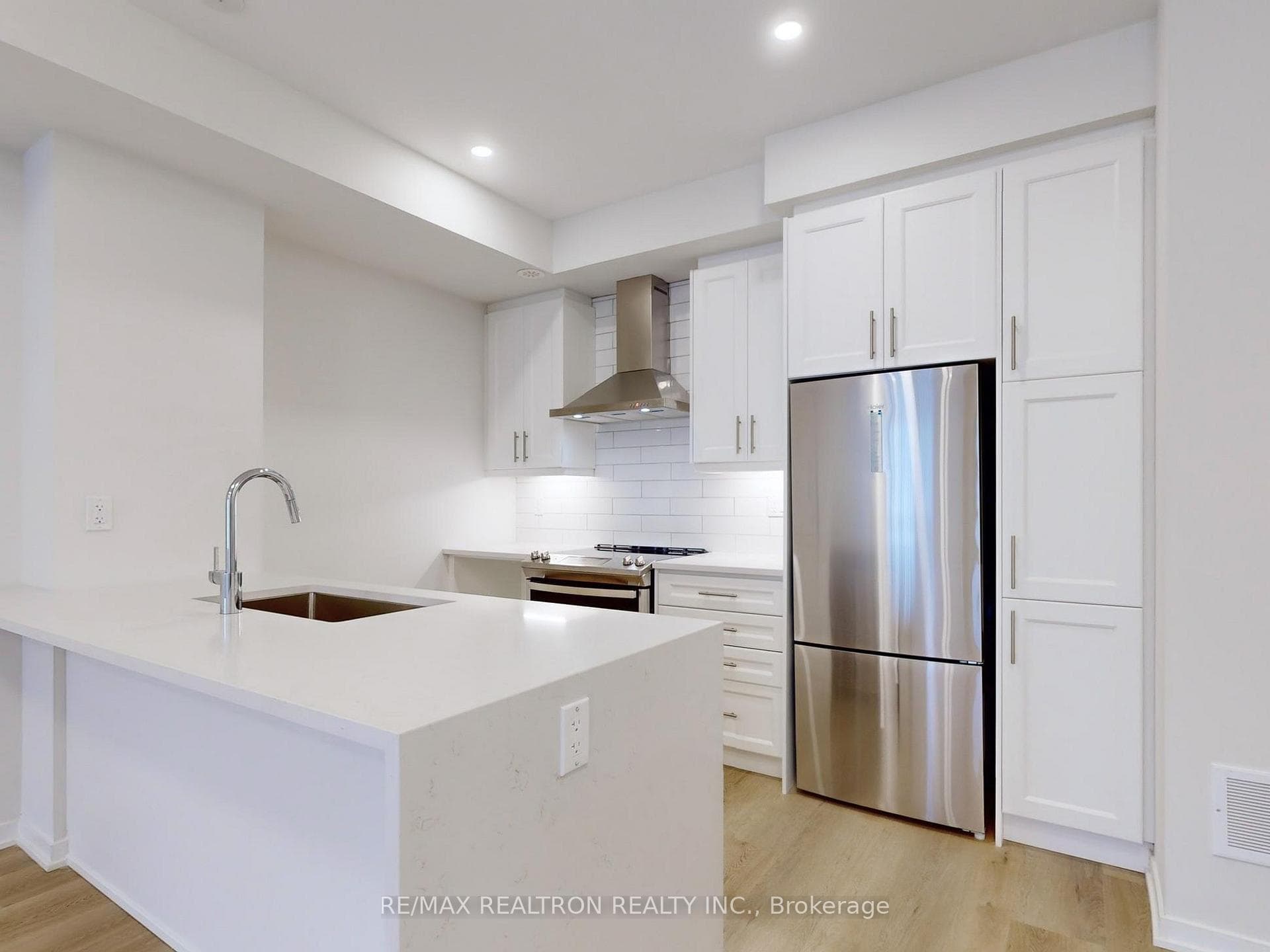 100 Honeycrisp Crescent Unit TH356 photo 13