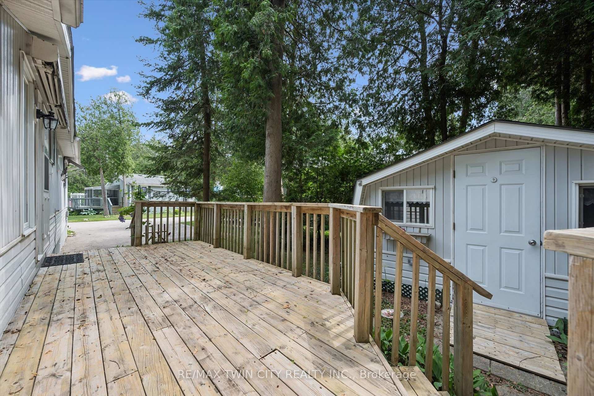 4 Spruce Avenue photo 20