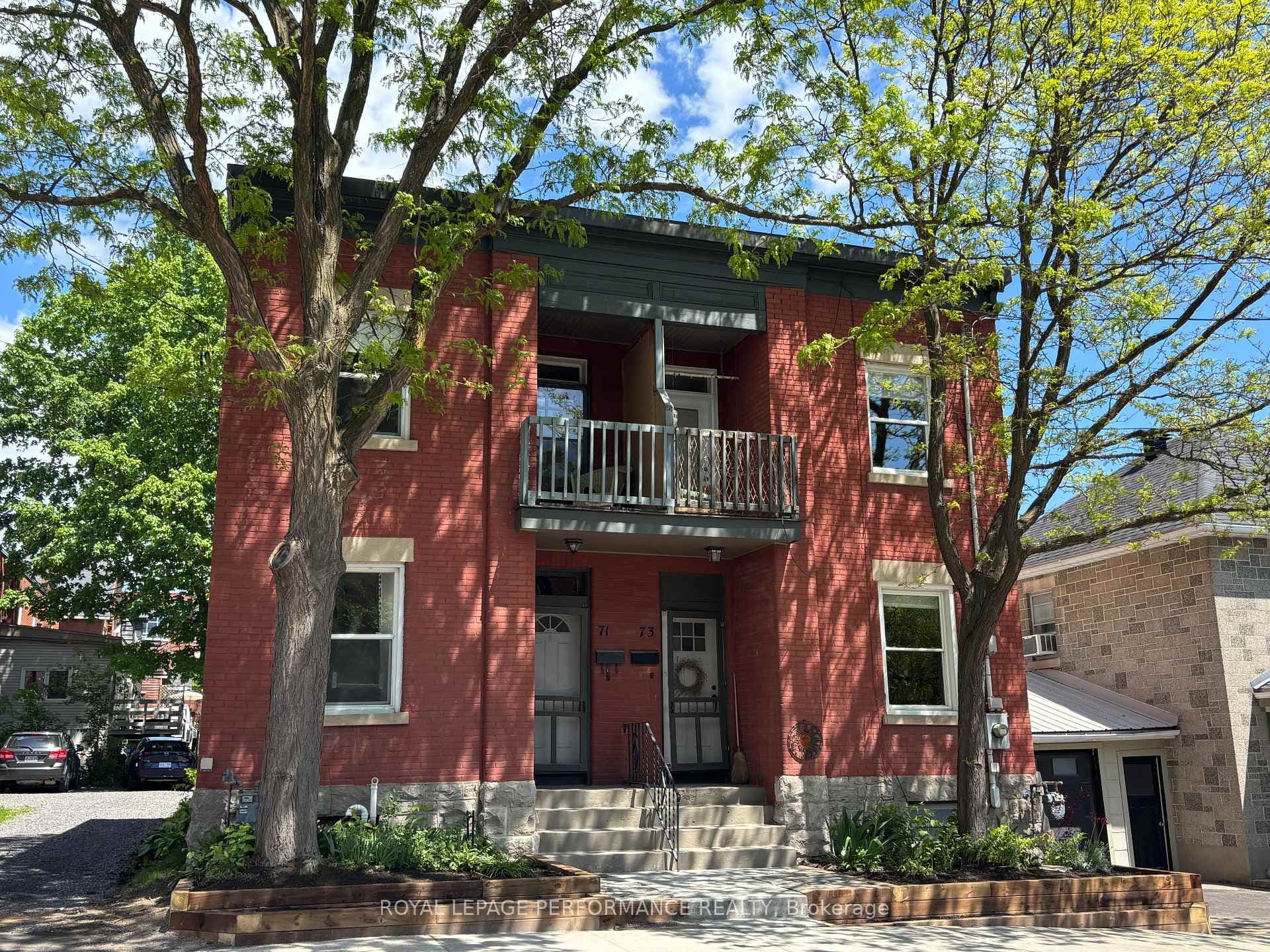 71 Grosvenor Avenue photo 1