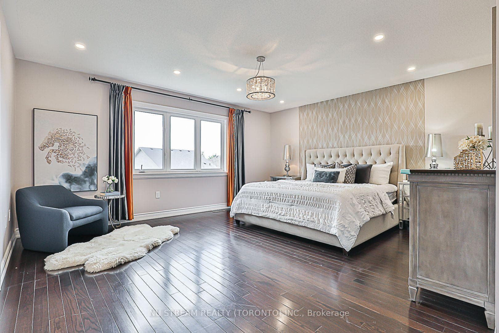 63 Heintzman Crescent photo 16