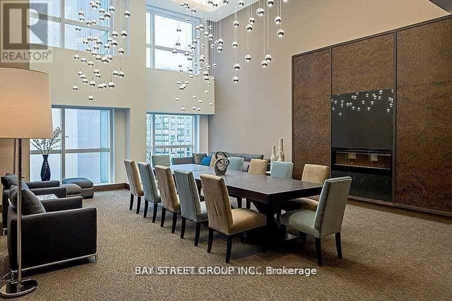 386 Yonge Street Unit 3209 photo 10