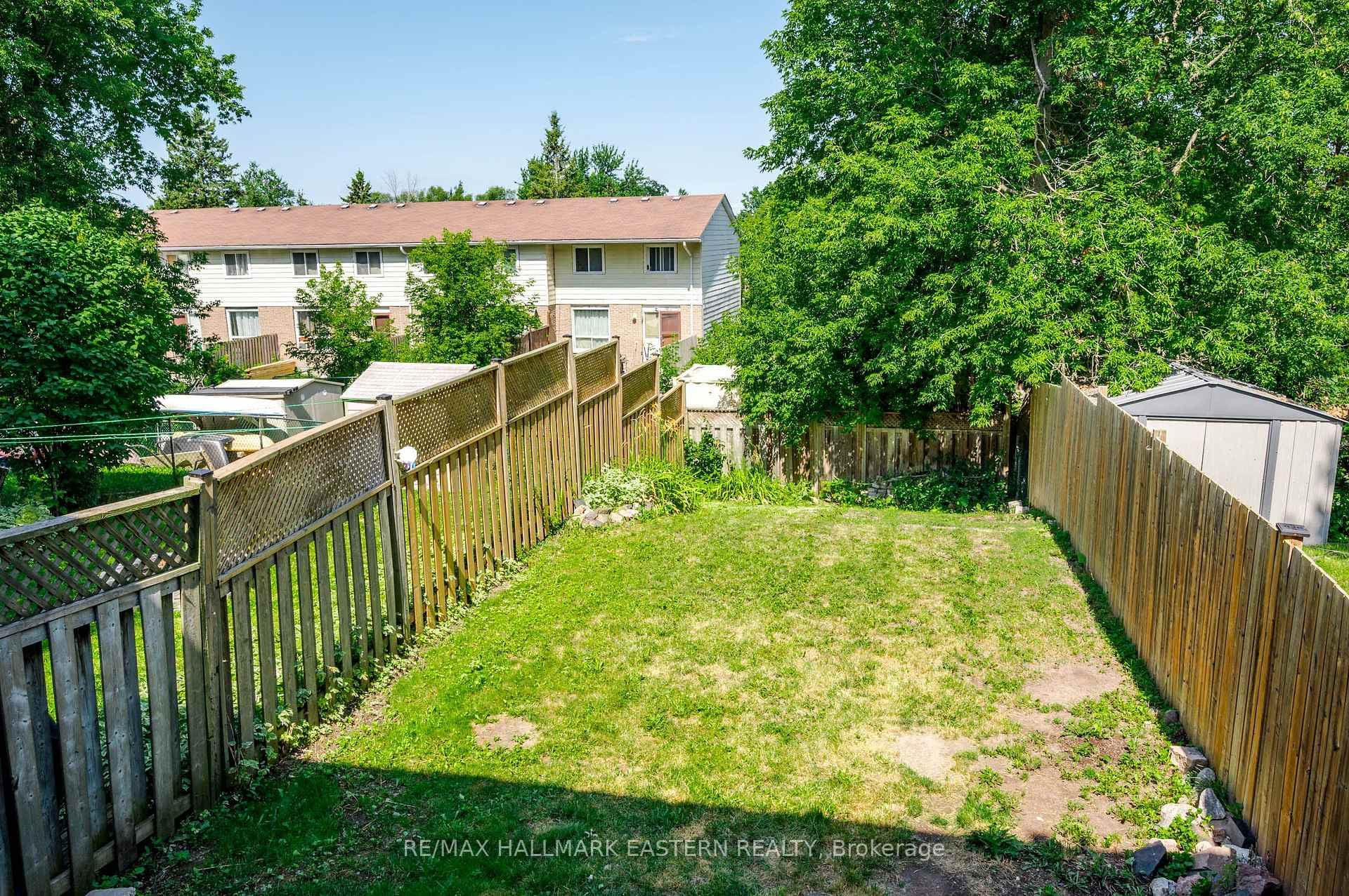 210 Maxwell Avenue photo 33