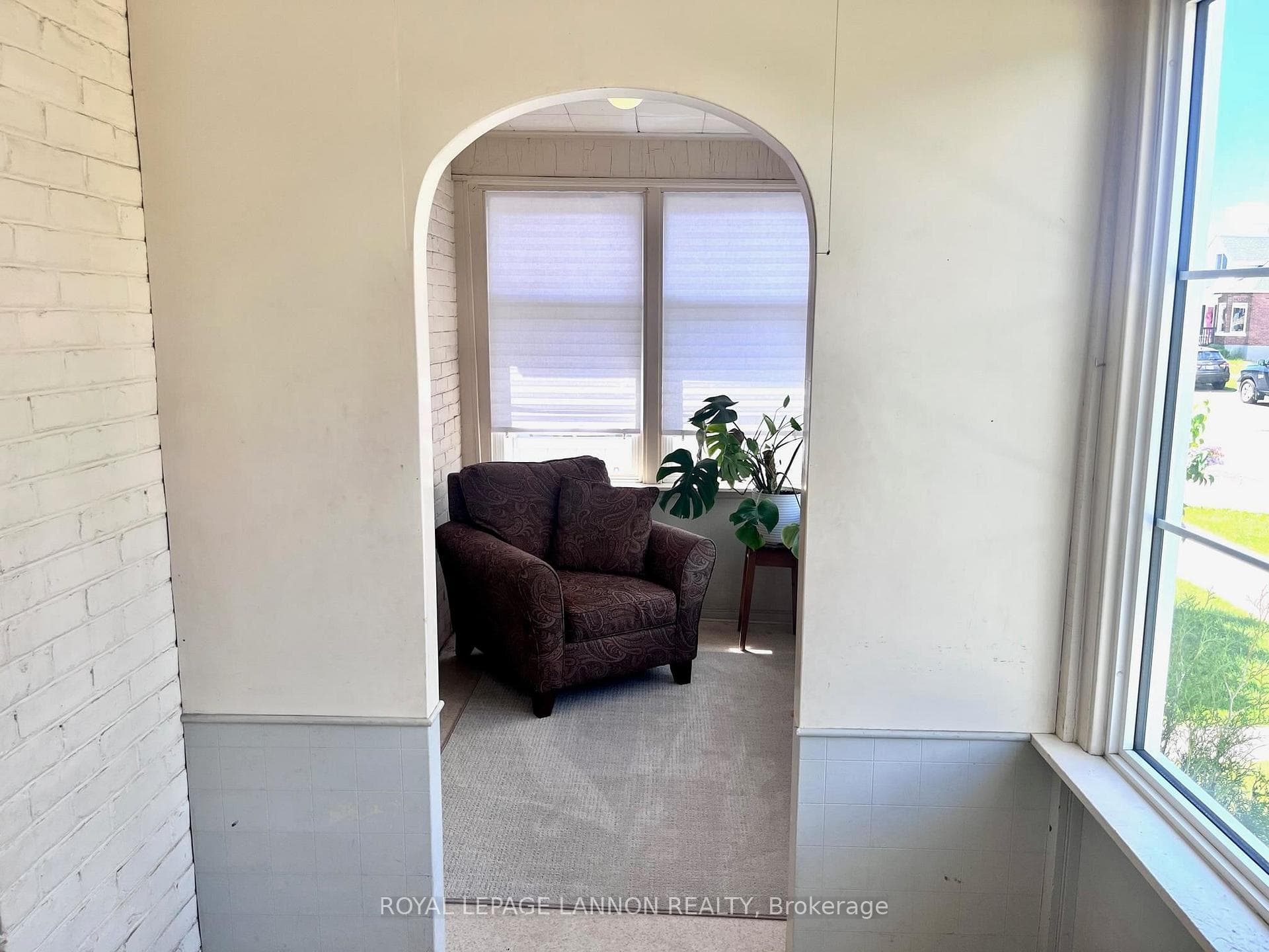 232 Balmoral Street photo 3