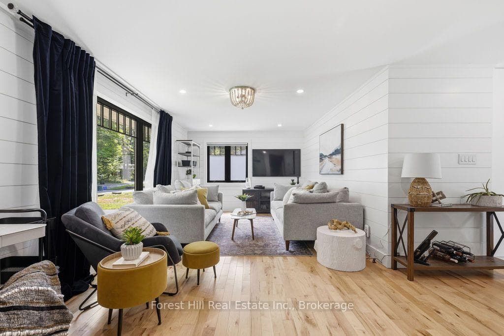 415 Wellington Street photo 32