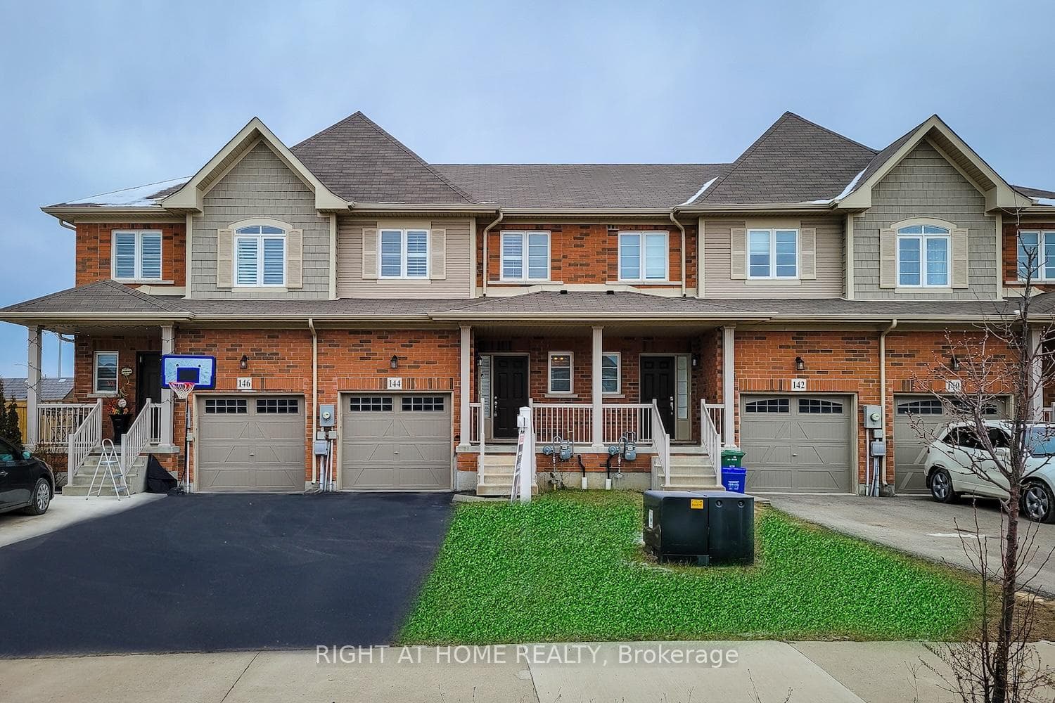 144 Lormont Boulevard photo 1