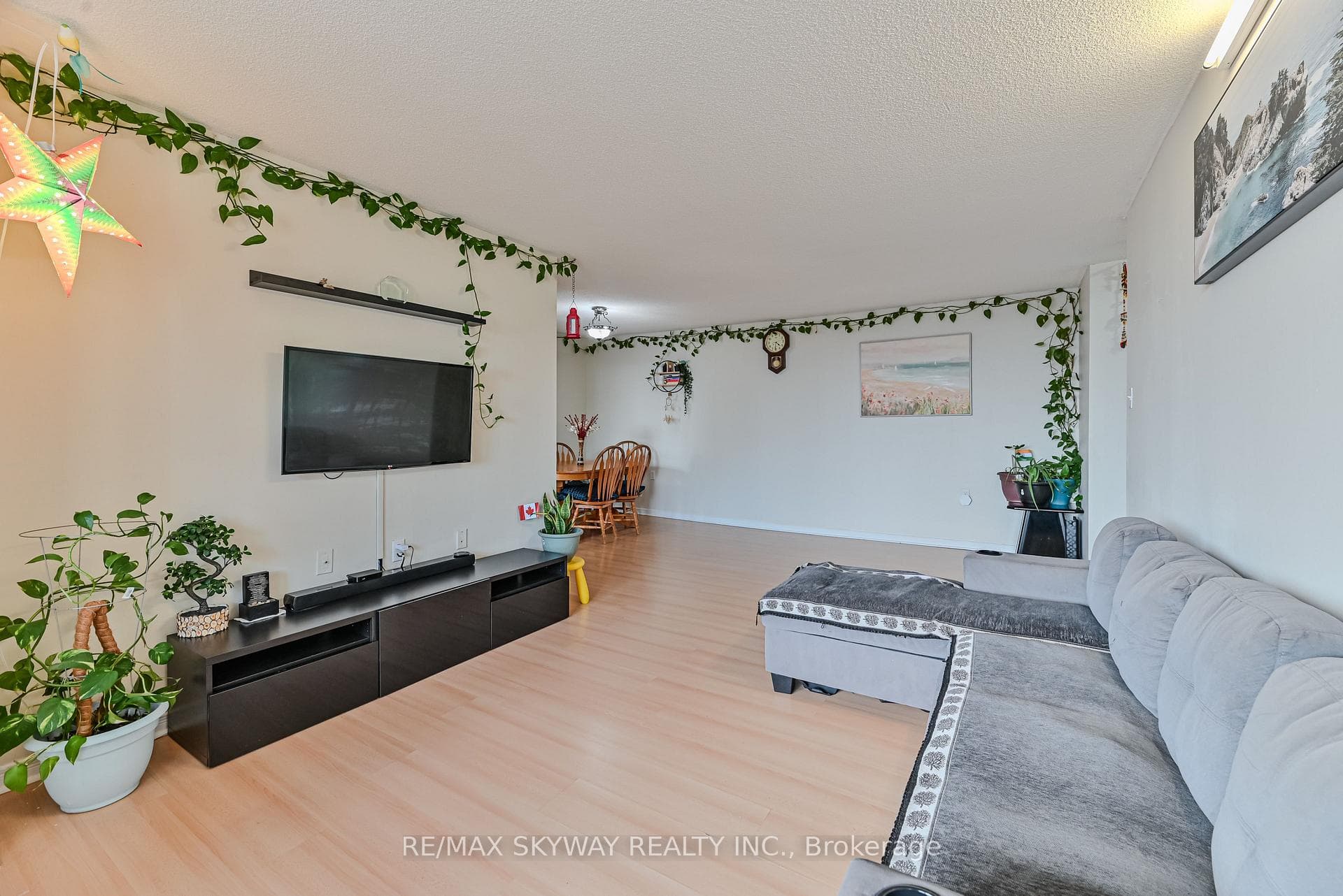 18 Knightsbridge Road Unit 510 photo 12
