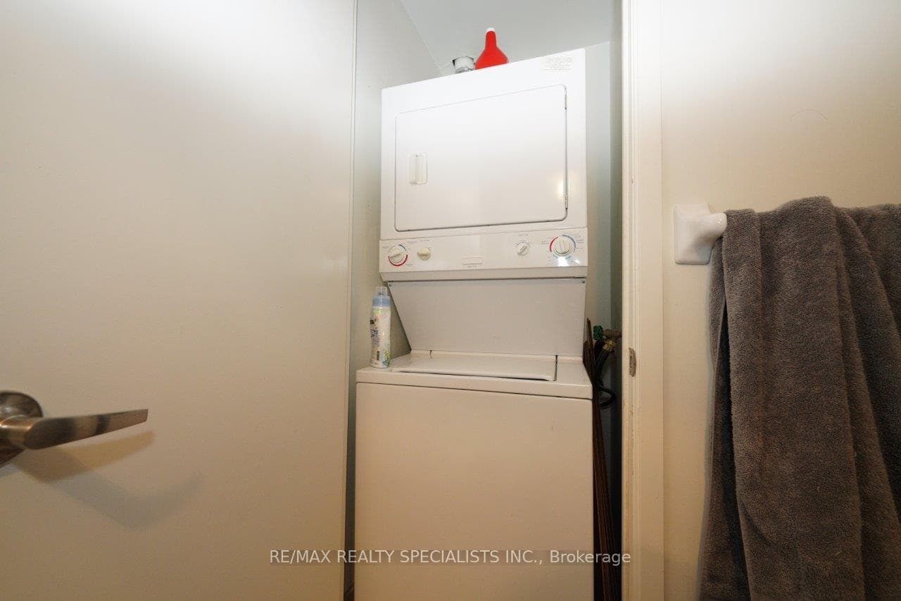 85 Bloor Street Unit 1507 photo 21