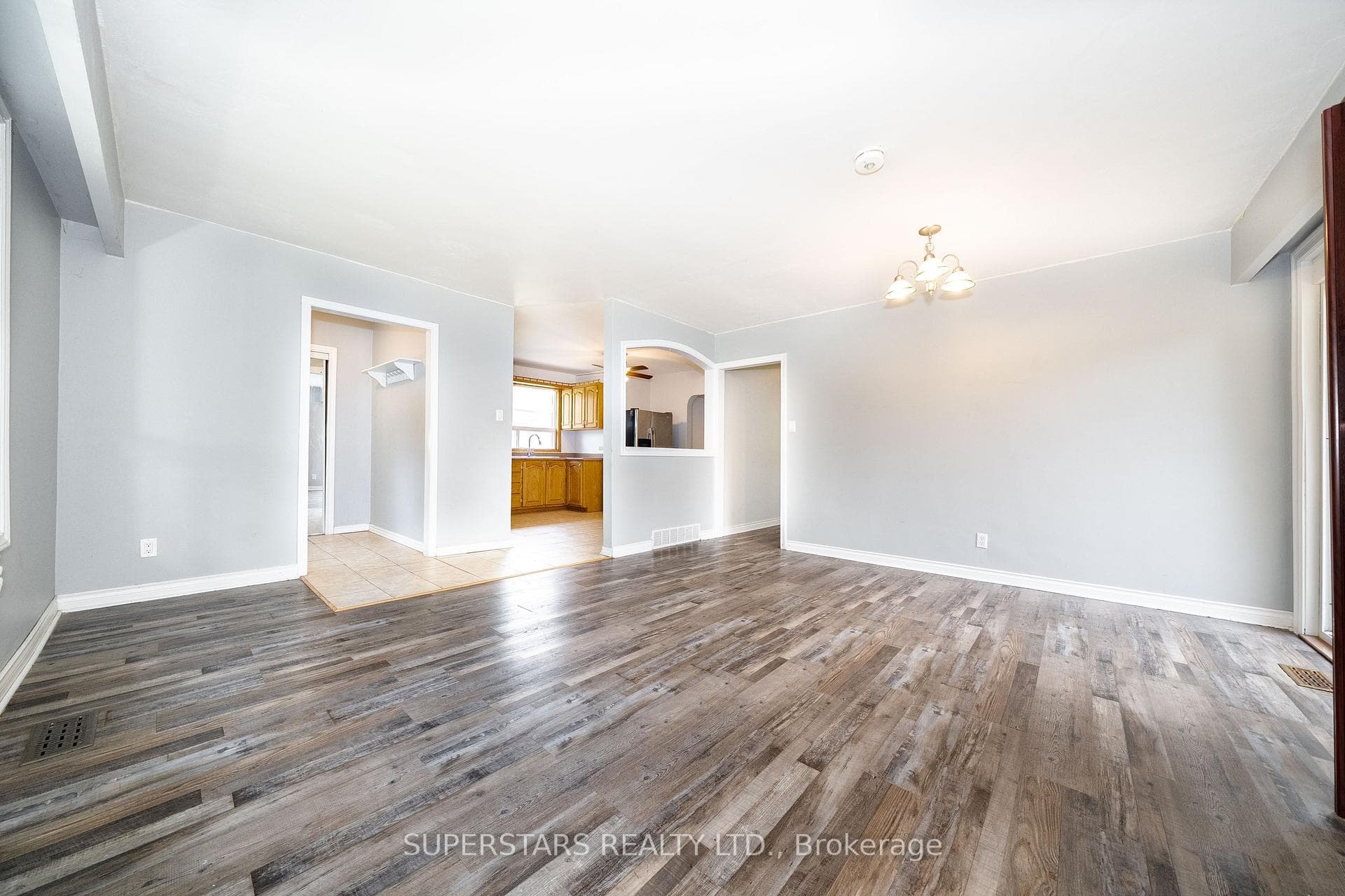 6 Meadowland Drive photo 4