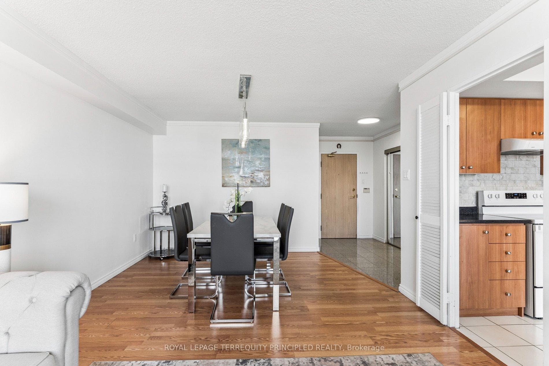 40 Harding Boulevard Unit 1001 photo 14