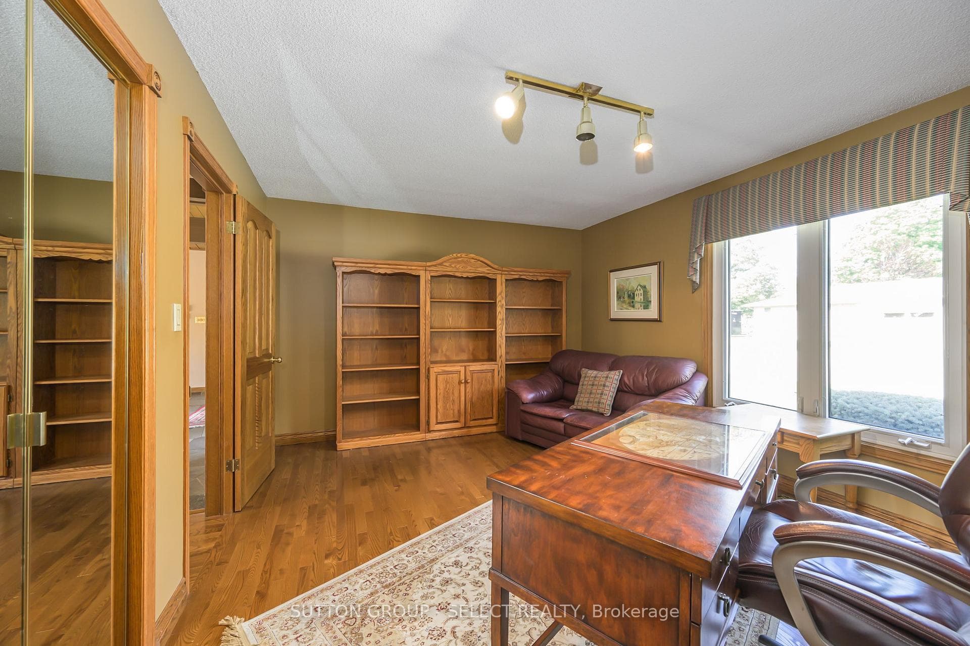 Main Floor 2nd Bedroom