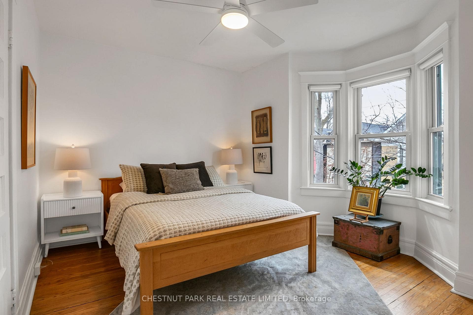 73 Tiverton Avenue photo 8