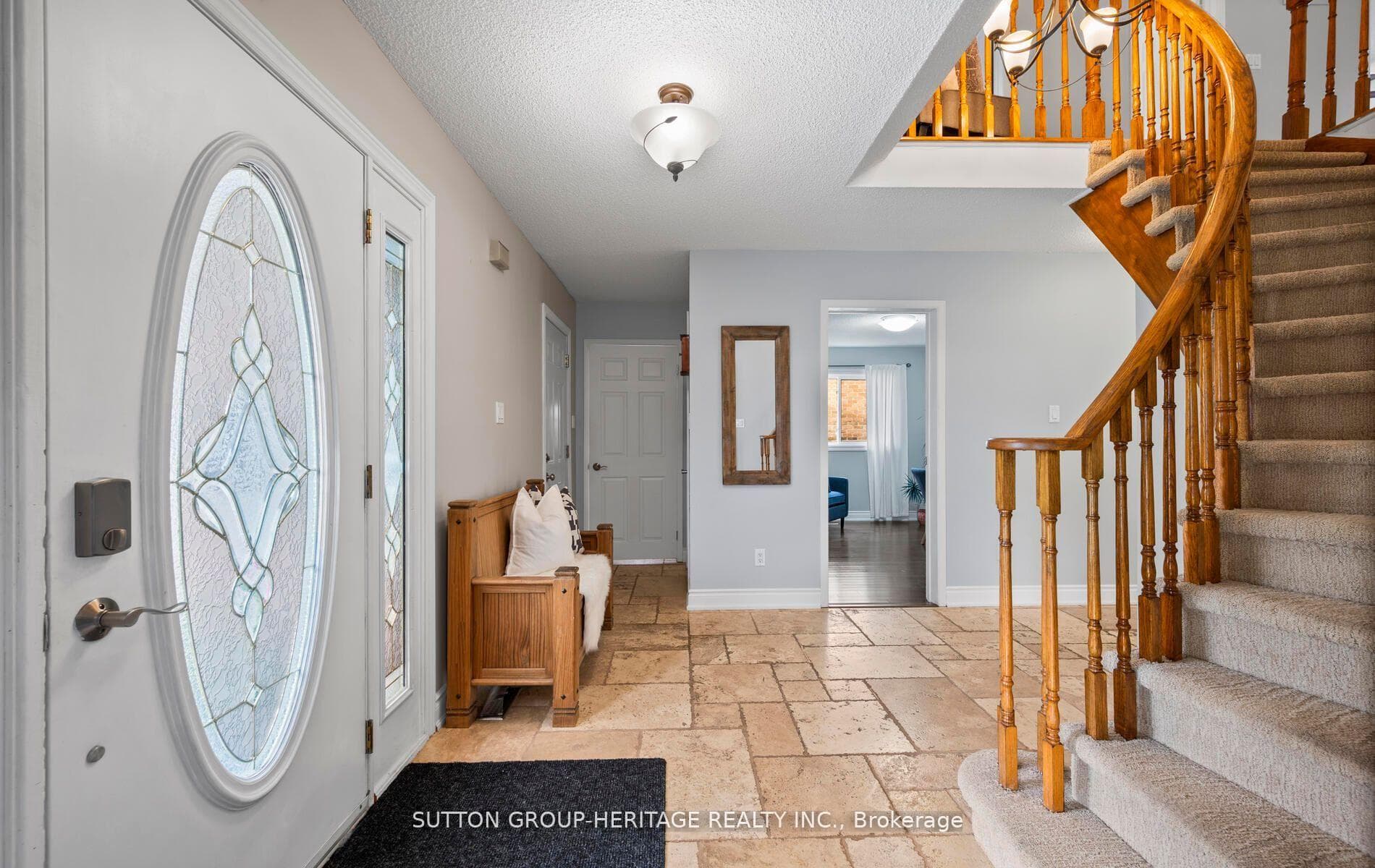 20 Farrow Crescent photo 3