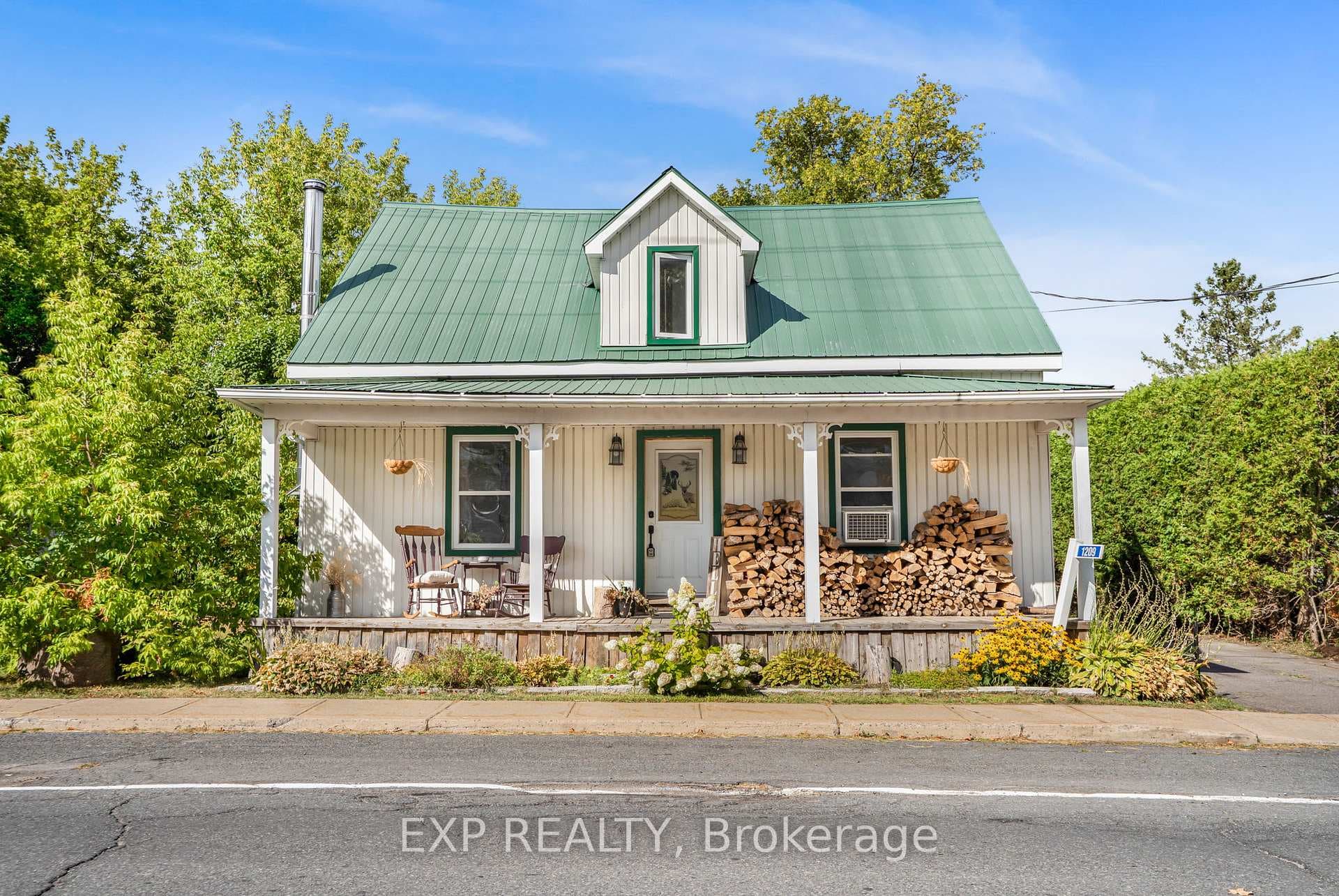 1209 Labrosse Street photo 1