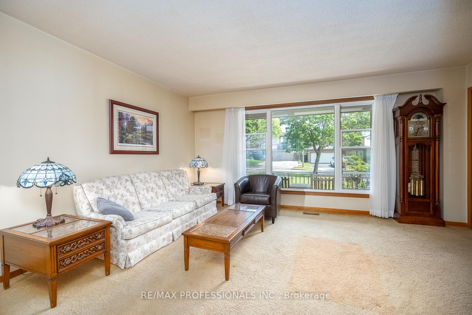 24 Hawkstone Crescent photo 8
