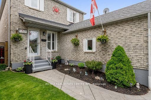 53 MCKINNON Avenue photo 3