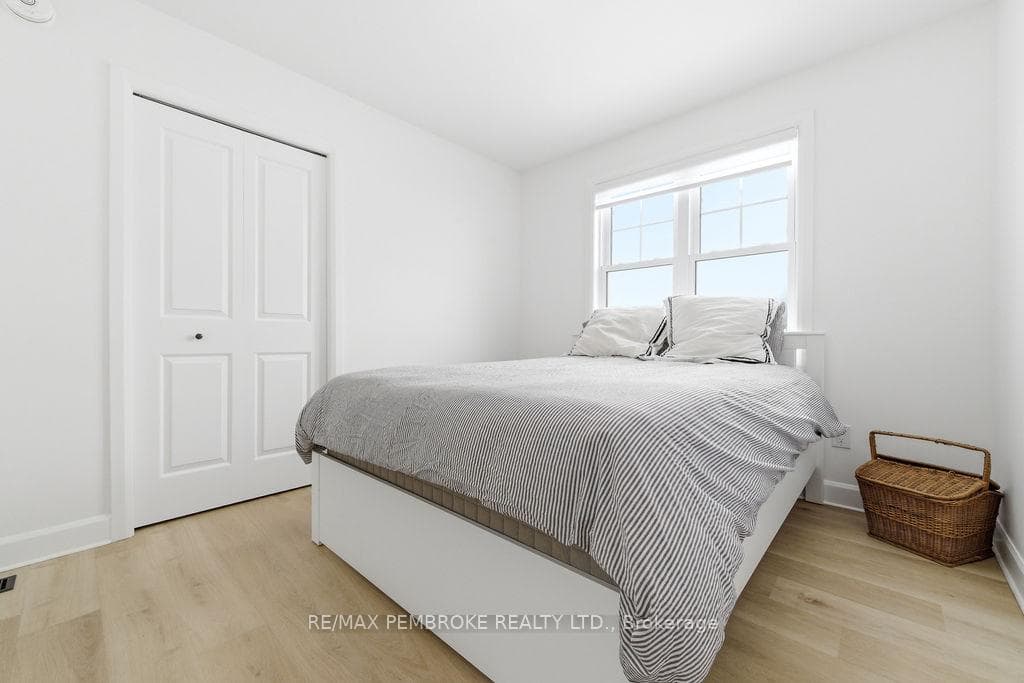38 Terrance Drive photo 10