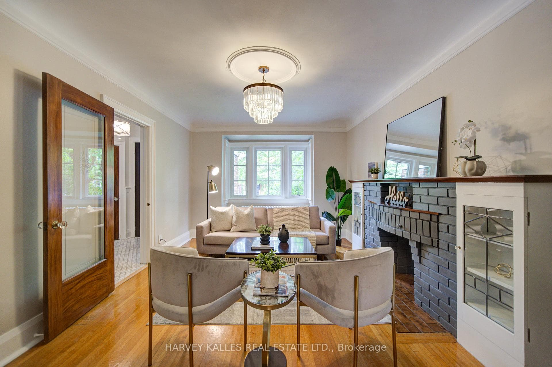 62 Roe Avenue photo 9
