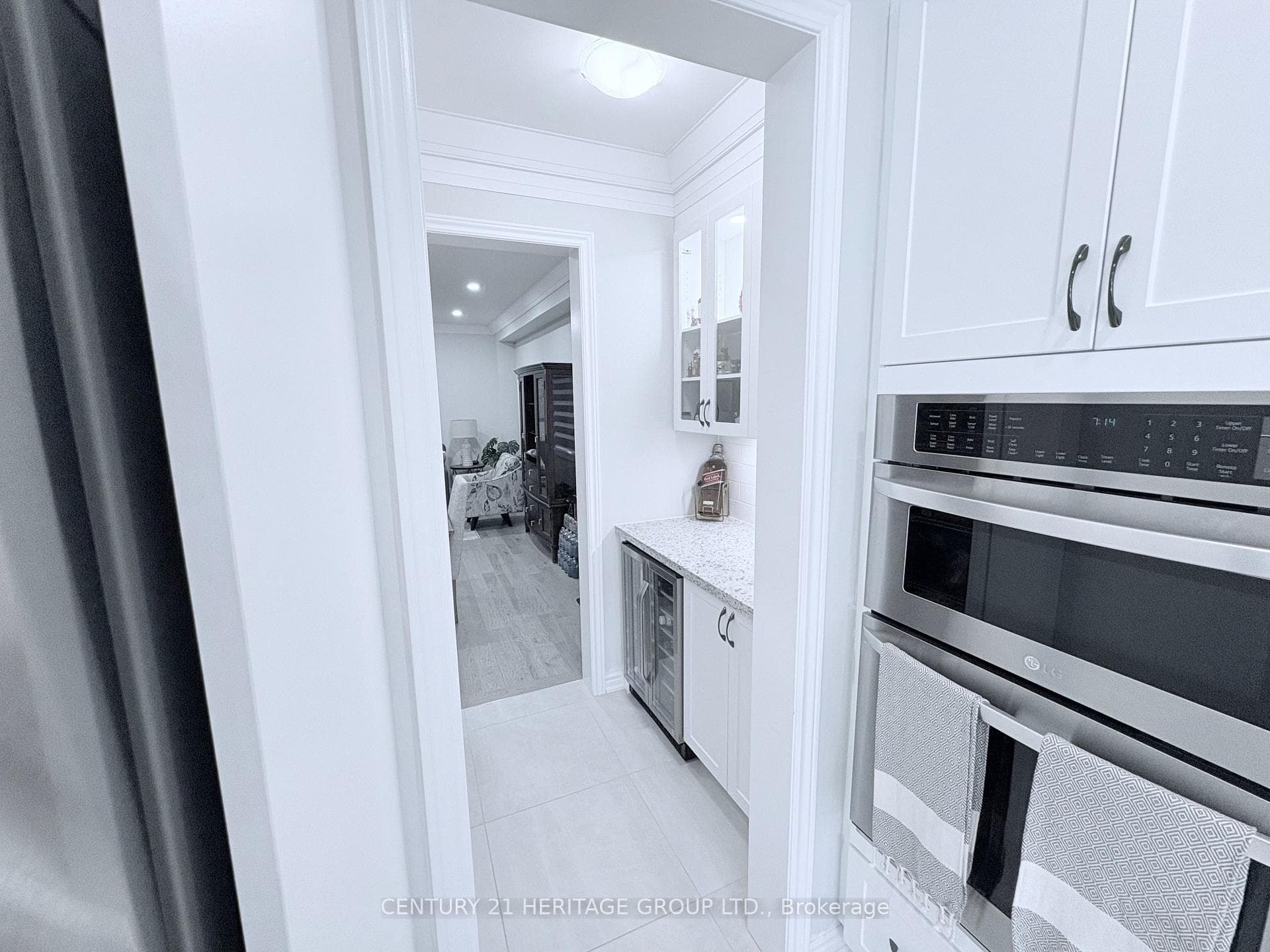 1110 Wickham Road photo 5