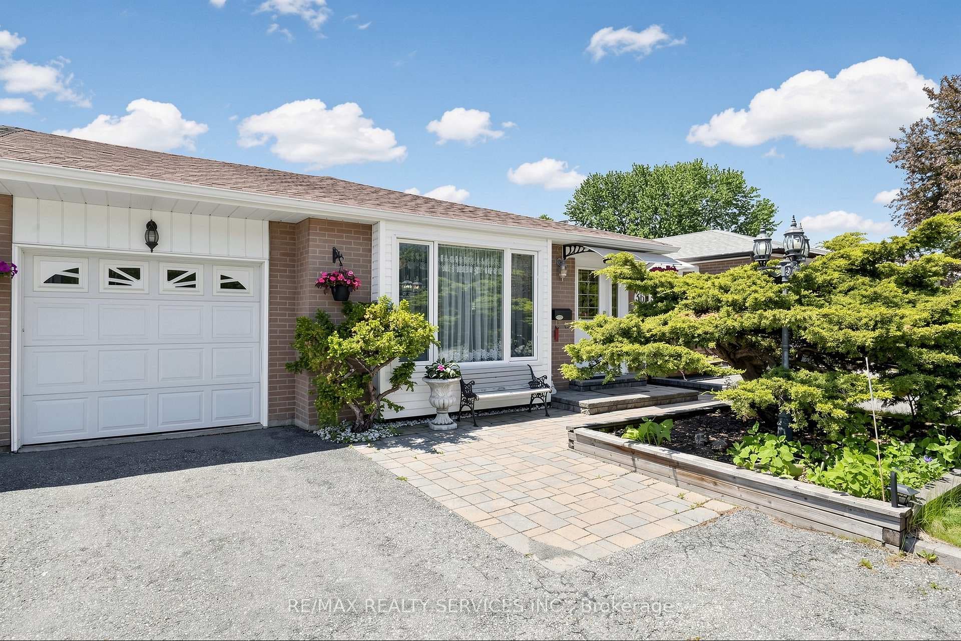 36 Glenvale Boulevard photo 3