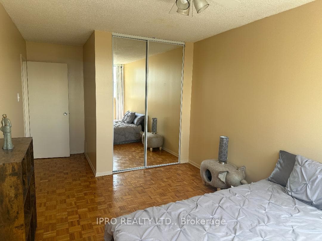 215 Glenridge Avenue Unit 609 photo 13