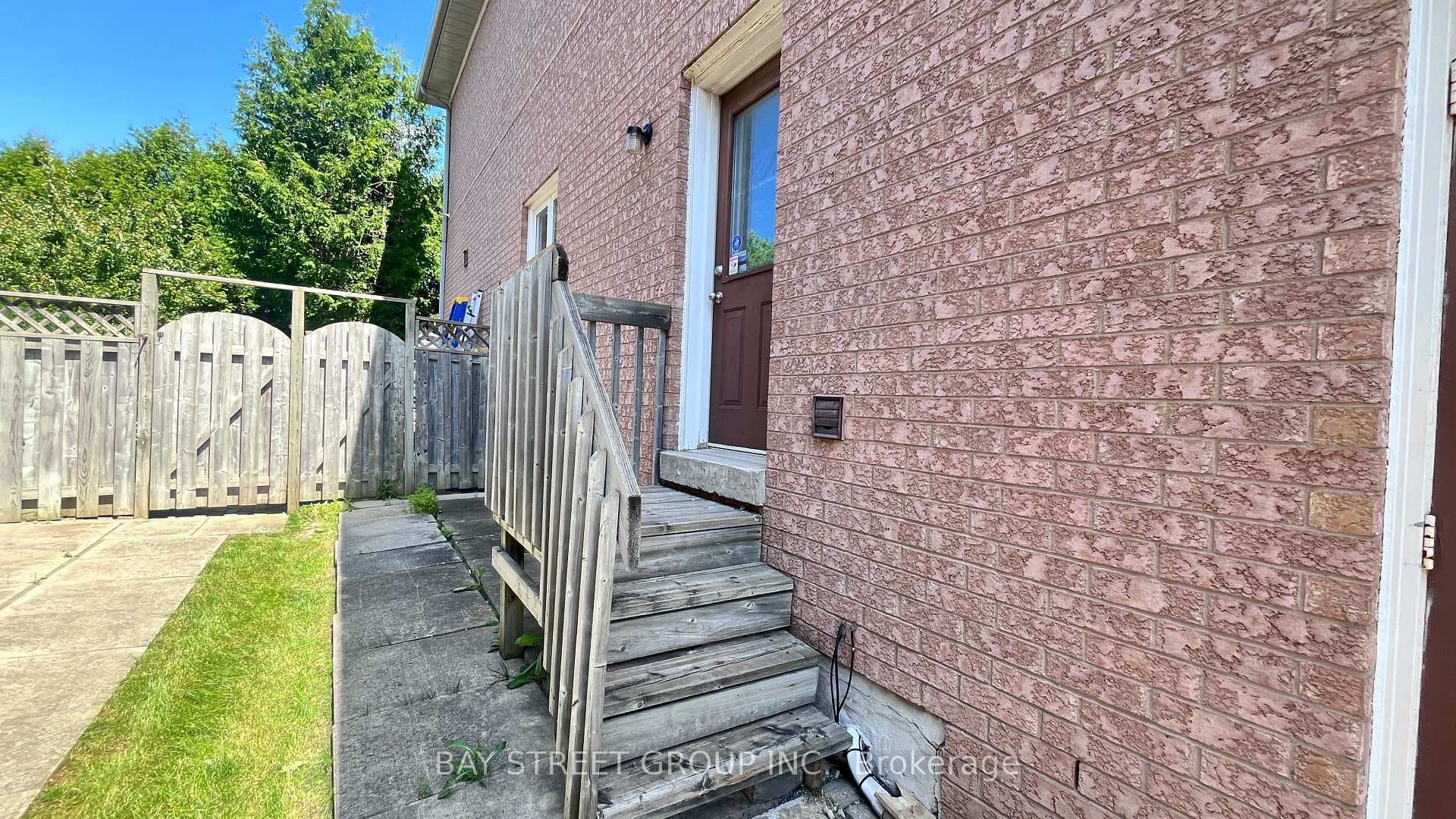 2143 Rodick Road photo 2