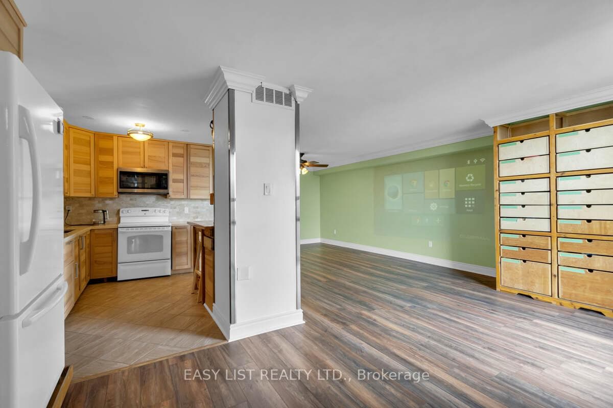 20 Harding Boulevard Unit 810 photo 9