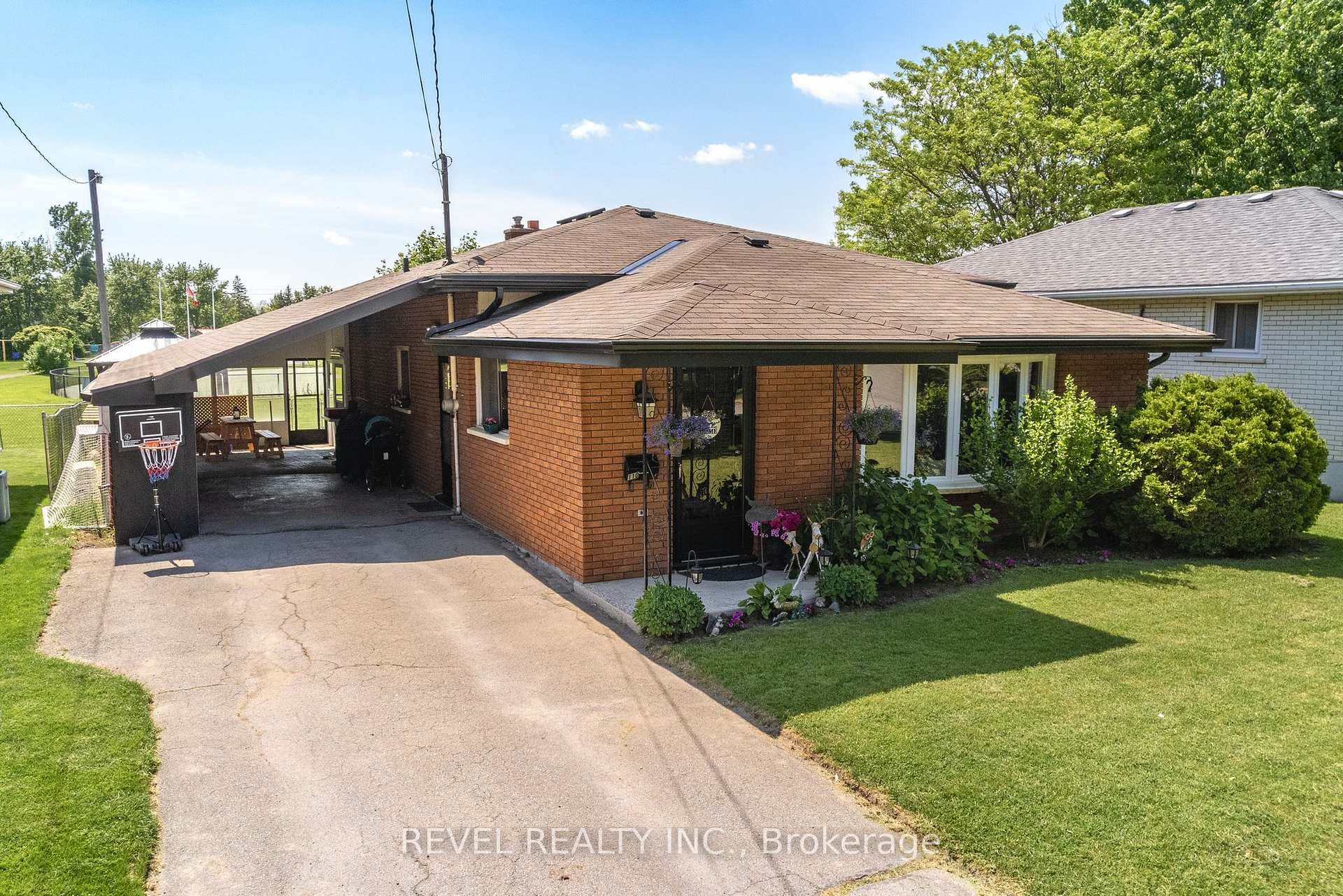 110 Glendale Road photo 1