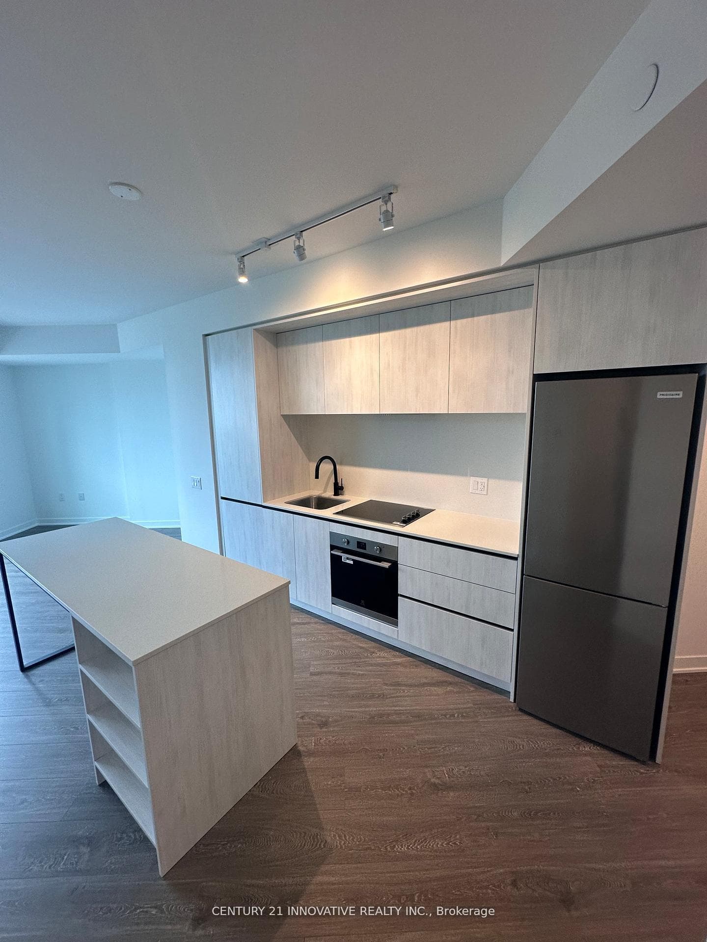 2495 Eglinton Avenue Unit 608 photo 9
